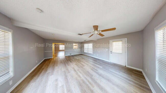 Building Photo - 506 Parson Brown Way