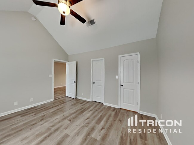 Building Photo - 2945 Lily Way
