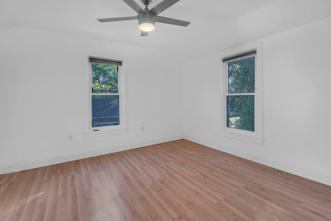 Building Photo - Ashland Ave