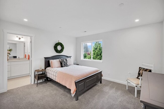 Building Photo - 3Bd/3Ba Monroe Townhouse
