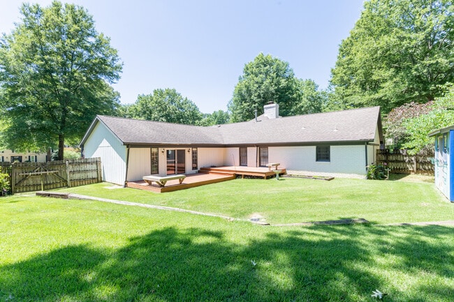 Building Photo - 8501 Buckthorn Dr