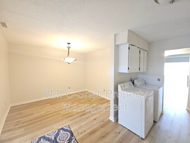 Building Photo - 4730 Huron Dr