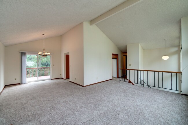 Building Photo - 4Bd/3Ba Redmond House