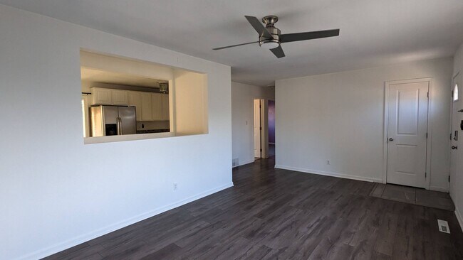 Building Photo - 5 BED/2 BATH RANCH HOME W/FINISHED BASEMEN...
