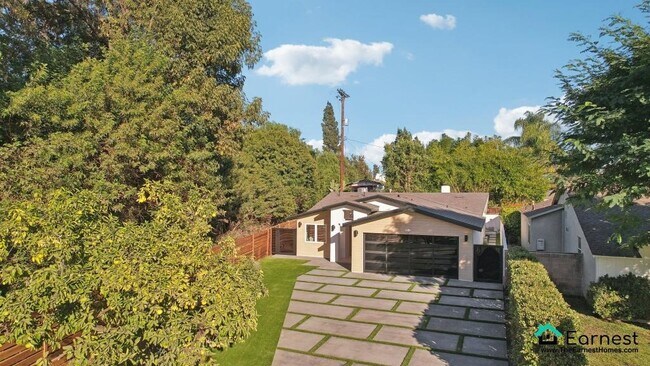 Building Photo - 4 + 3 Elegant Sherman Oaks Retreat with Po...