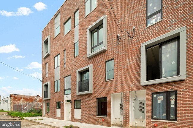 Building Photo - 1721 N Philip St