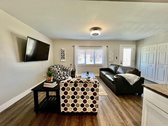 Building Photo - Quaint 4 Bedroom furnished Ranch Home in Mason Ohio