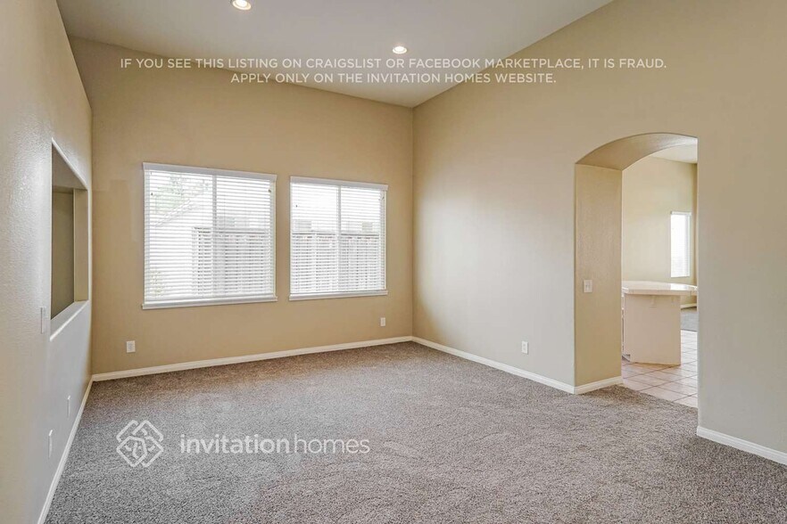 Building Photo - 45916 Via La Colorada