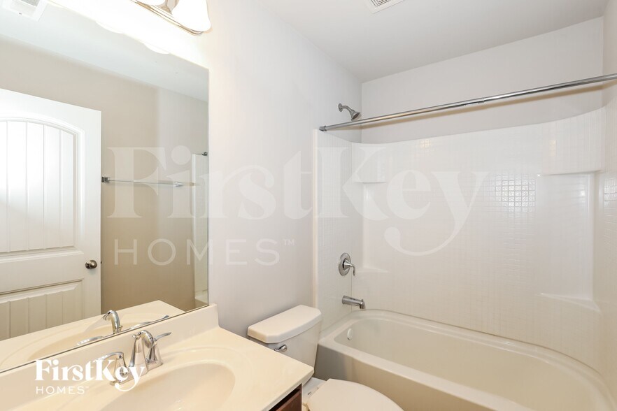 Building Photo - 3196 Baylor Cir