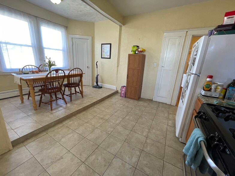 Building Photo - 165 Chiswick Rd