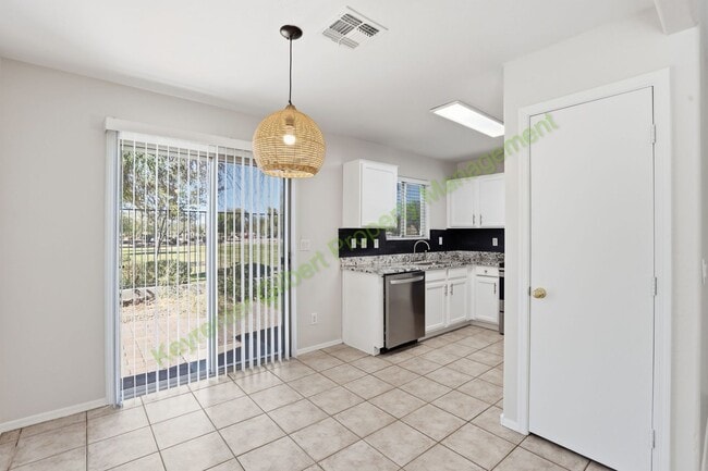 Building Photo - Beautiful San Tan Valley Home in Meadow Vista