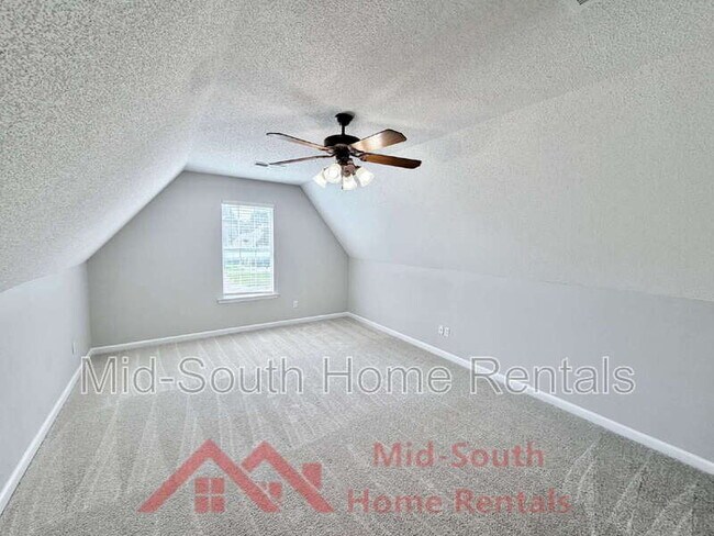 Building Photo - 11236 Wolf Woods Dr