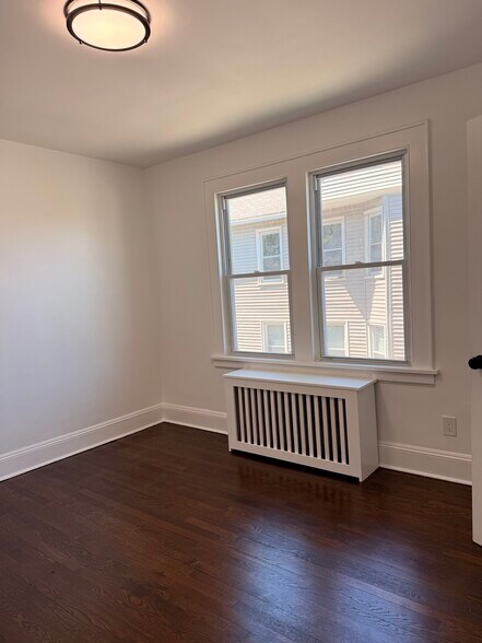 Building Photo - 103 Fox St