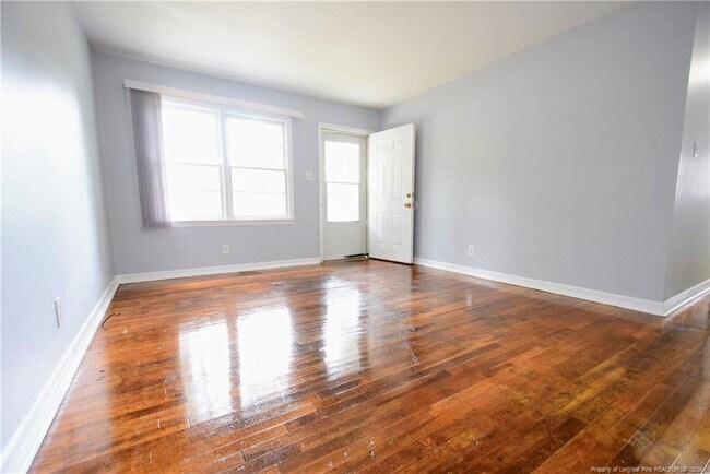 Building Photo - 821 Minurva Ct