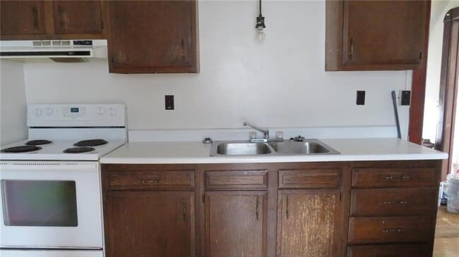 Primary Photo - 648 Ankeny Ave