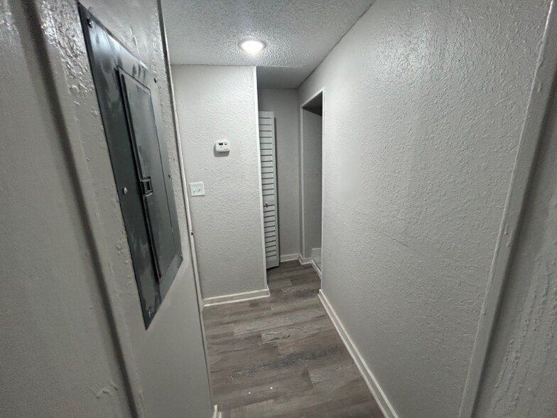 Building Photo - 3524 Boulevard St