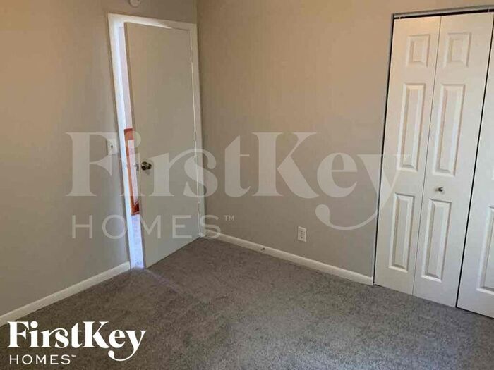 Building Photo - 5784 Strawberry Lakes Cir