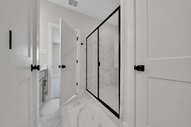 Building Photo - Beautiful New Construction Townhome with G...