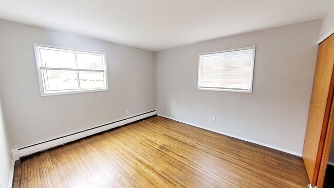 Building Photo - 146 Woodhill Dr