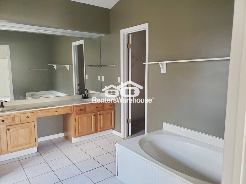 Building Photo - 4935 Tanners Spring Dr