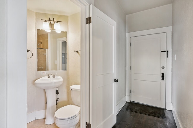 Building Photo - 718 N Grant St