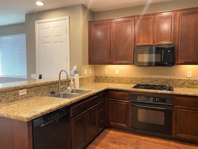 Building Photo - 289 Tiburon Dr