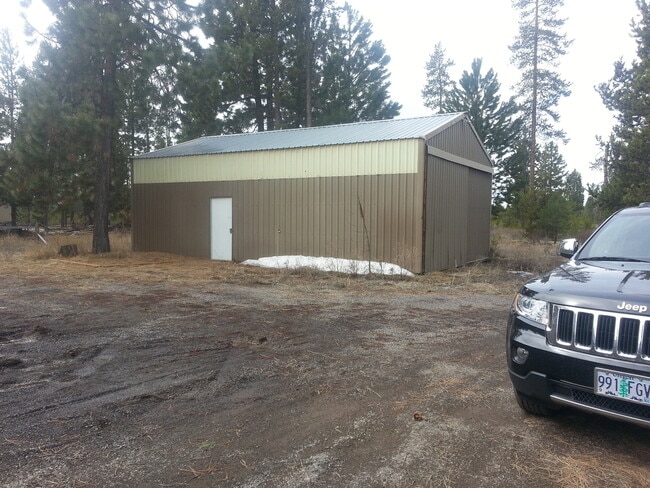 Building Photo - Beautiful Log Home with Shop