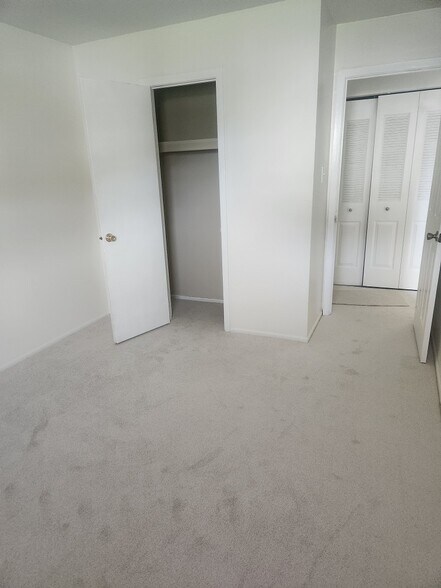 Bedroom 1 - 1100 Vincent Rd