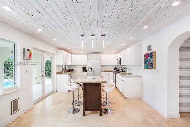 Building Photo - 12515 Palm Rd