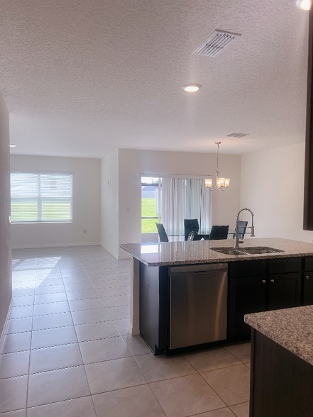 Building Photo - 316 Pitch Pine Dr