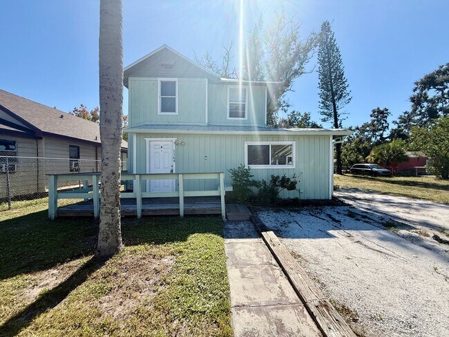 Building Photo - 1164 32nd St