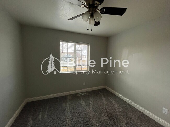 Building Photo - 3688 Shale Ave