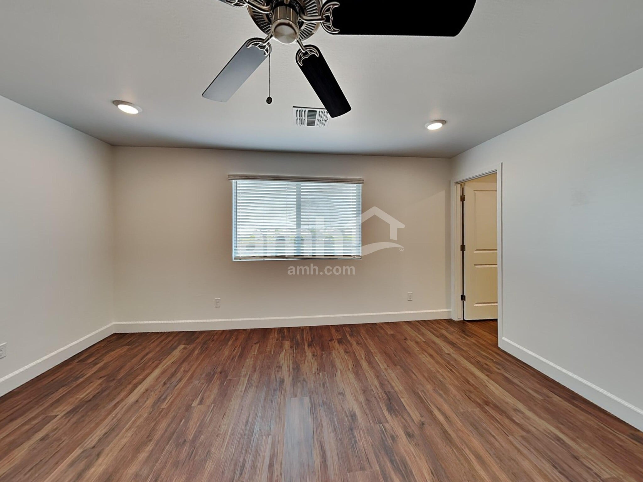 Building Photo - 17149 W Lawrence Ln