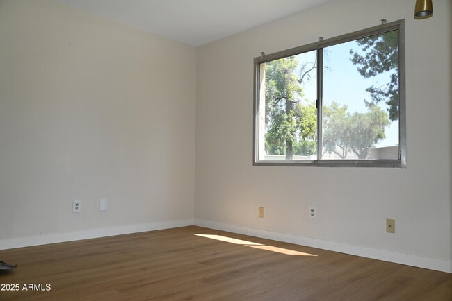 Building Photo - 5039 N 81st St