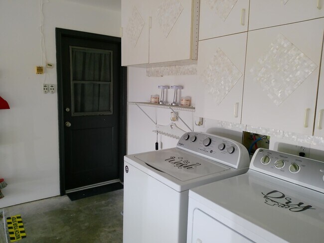 Building Photo - 335 Anchor Way