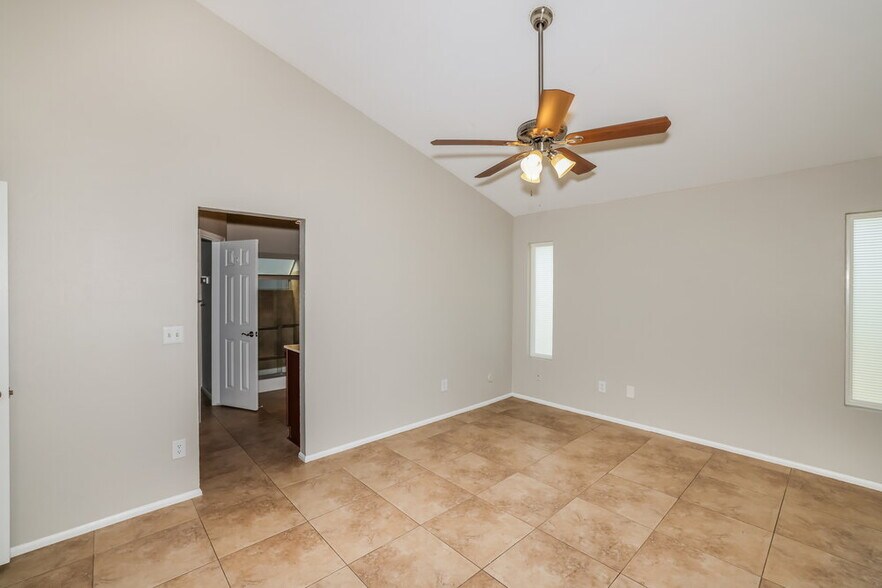 Building Photo - 4814 W McRae Way