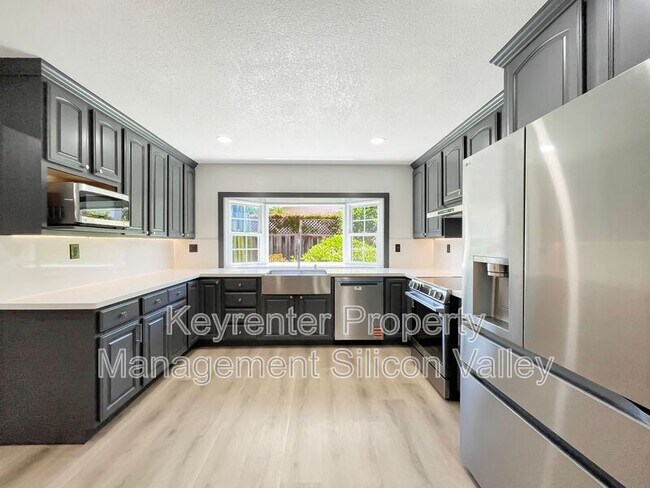 Building Photo - 1806 Blackmore Ct