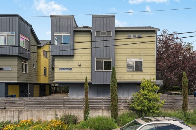 Building Photo - 1308 E Marion St