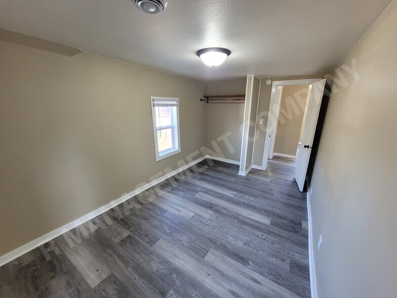 Building Photo - 4009 N 6th St