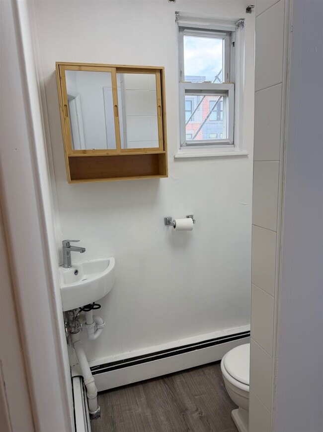 Building Photo - 630 Grand St