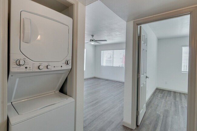 Building Photo - South Scottsdale - Two Bedroom with $0 Move in Special!