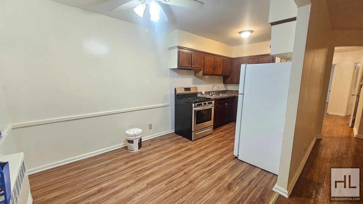 Building Photo - 24 STREET