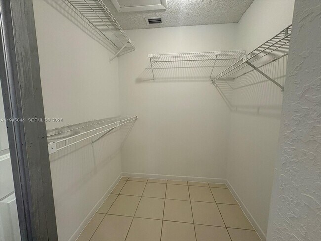 Building Photo - 21374 Summertrace Cir