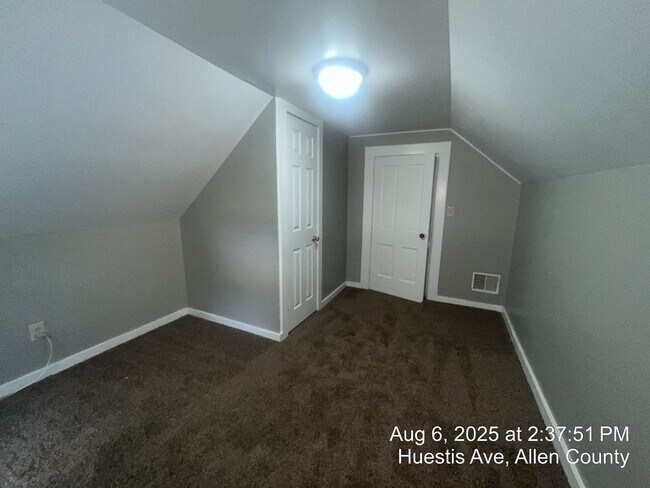 Building Photo - 828 Huestis Ave