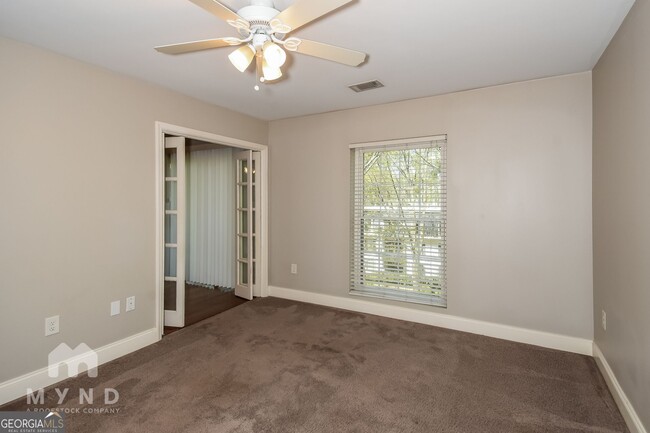 Building Photo - 1202 Pine Heights Dr NE