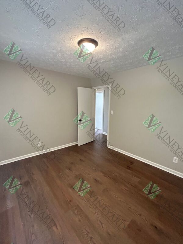 Building Photo - 993 Walnut Cir SW