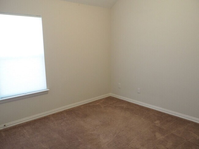 Building Photo - Must See 4 Bed 3 Bath Home in Aubrey