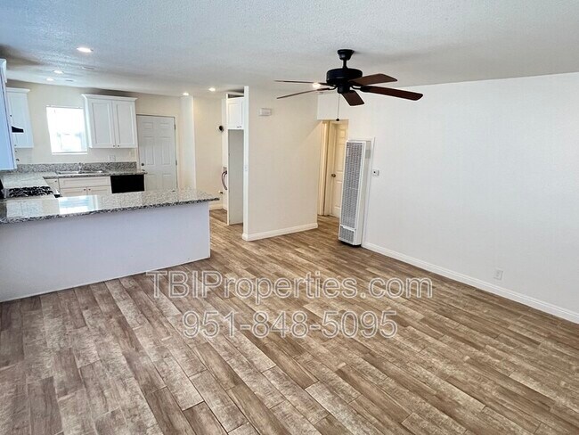 Primary Photo - 7773 Philbin Ave