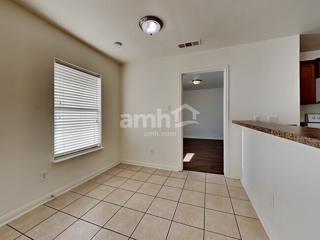 Building Photo - 10025 Quail Glen Dr