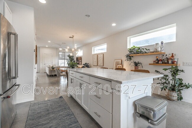 Building Photo - 102 Tendick St